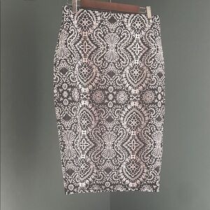 Roz & Ali Black and White Ornate Pencil Skirt